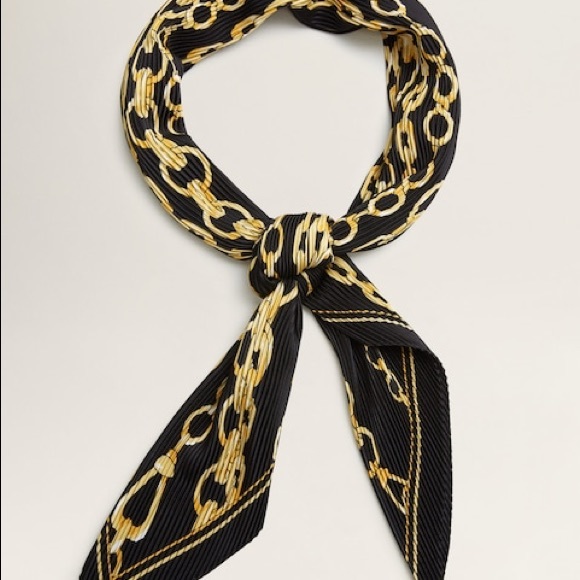 Mango Pleated Scarf With Chain Pattern - Picture 2 of 5